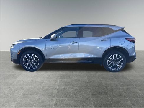 Used 2025 Chevrolet Blazer RS image 2