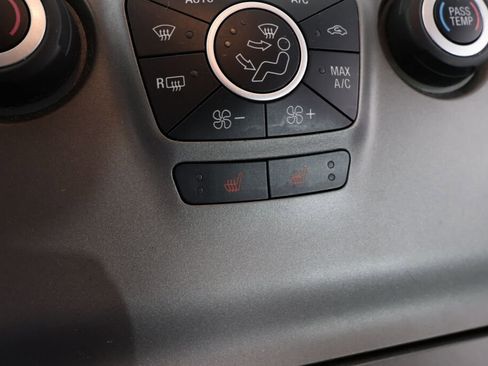 Used 2015 Ford Taurus SEL image 37