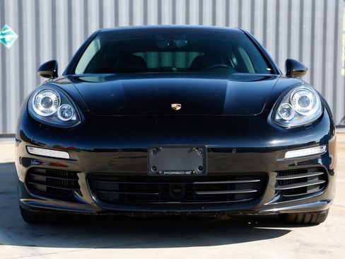 Used 2016 Porsche Panamera S image 22