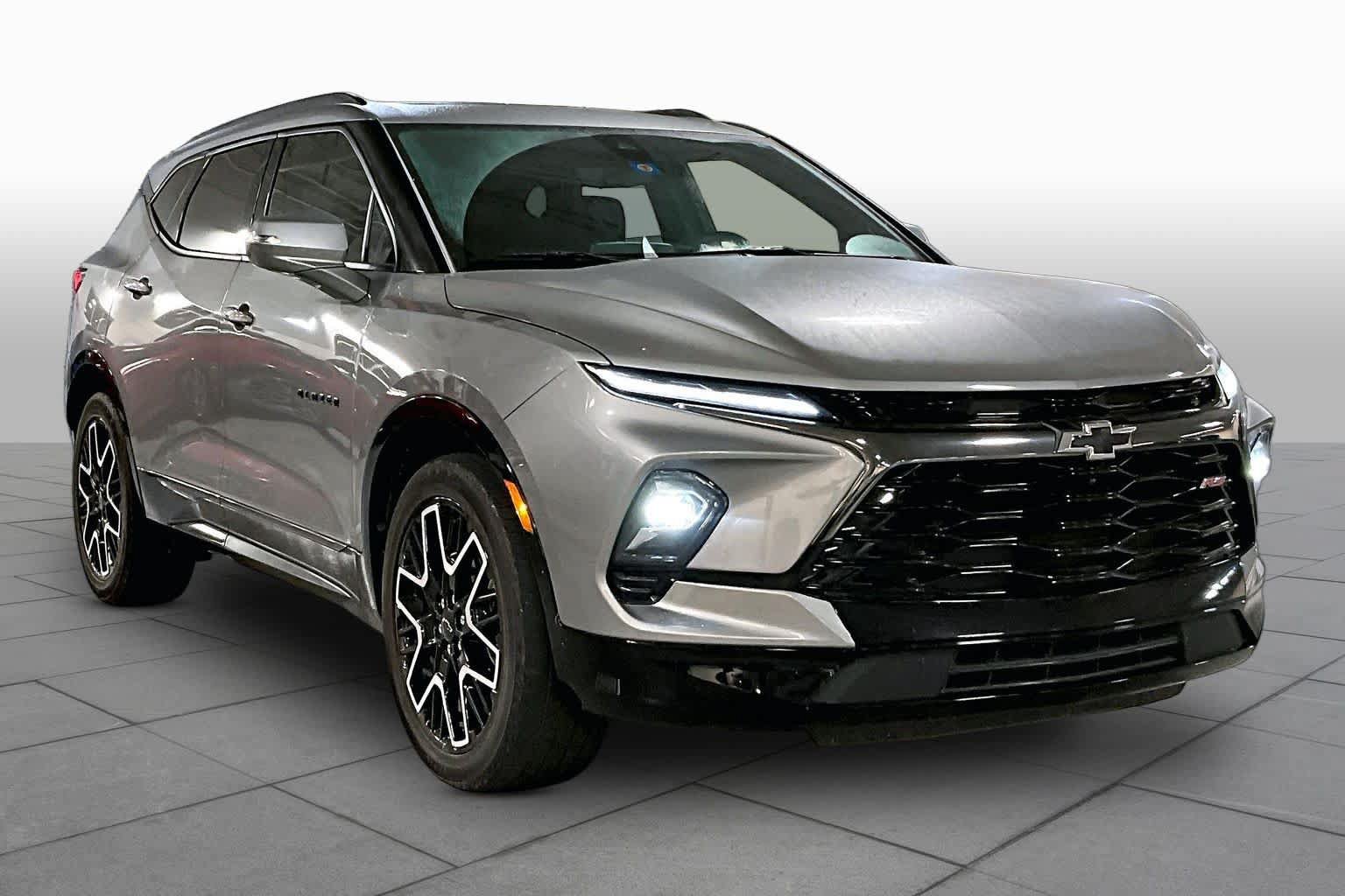 Used 2023 Chevrolet Blazer RS w/ Driver Confidence II Package FWD image 3