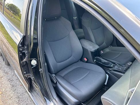 Used 2020 Toyota Corolla LE FWD image 16