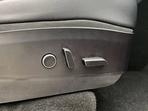 Used 2021 Tesla Model Y Long Range AWD/4WD image 22