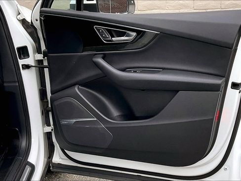 Used 2017 Audi Q7 3.0T Premium Plus w/ Premium Plus Package image 23