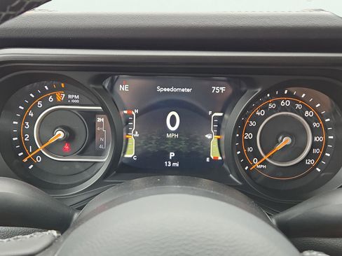 New 2025 Jeep Gladiator Rubicon w/ Convenience Group image 25