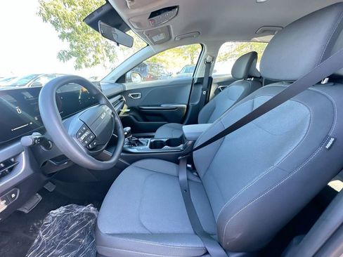 New 2025 Kia K4 LXS image 37