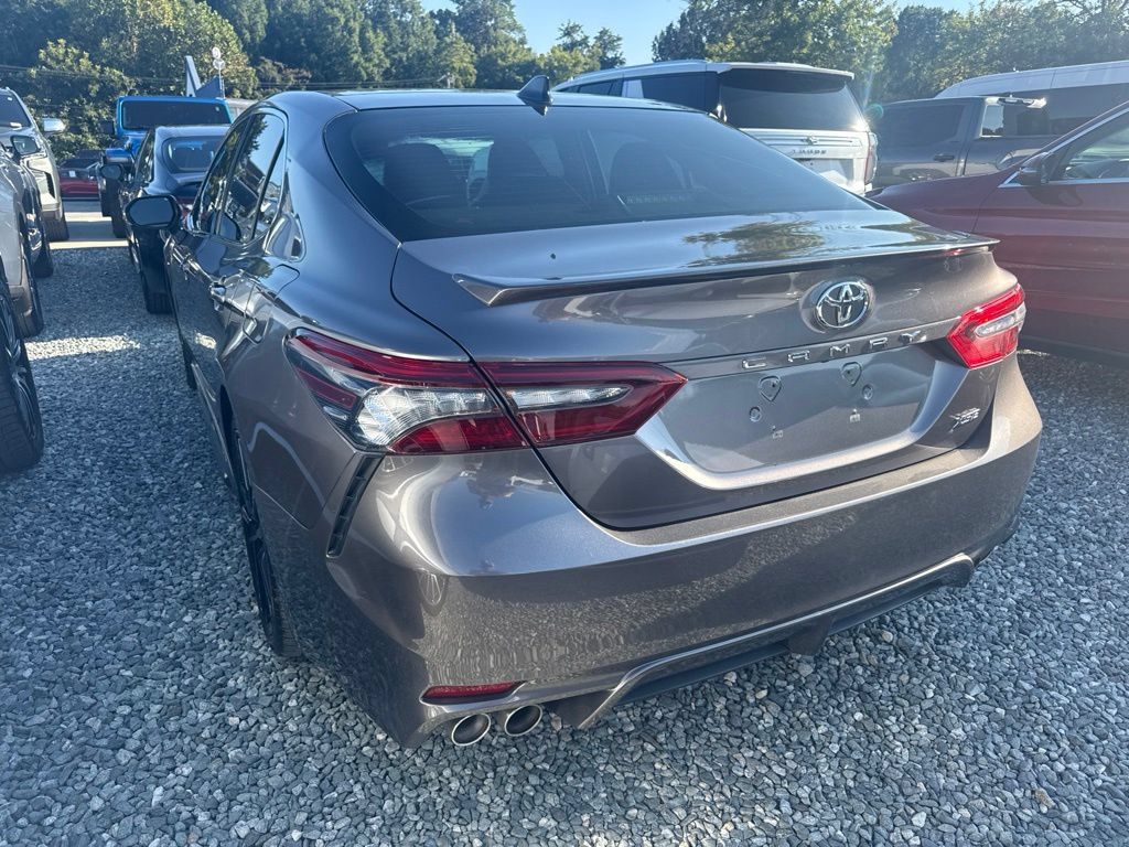 Used 2021 Toyota Camry XSE FWD image 4