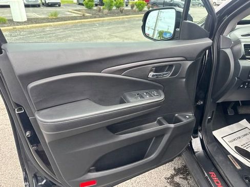 Used 2023 Honda Ridgeline Sport image 14