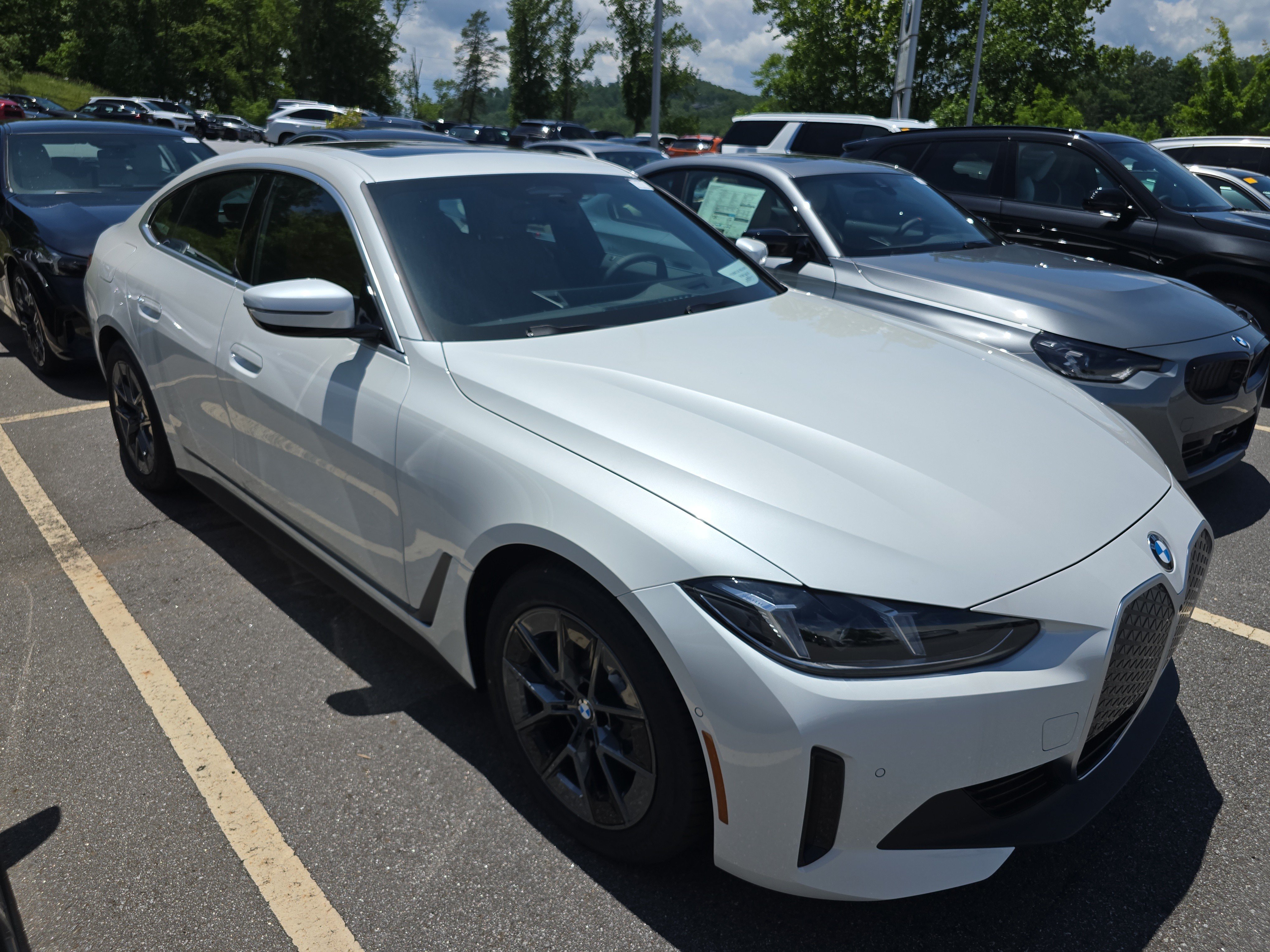 New 2026 BMW i4 xDrive40i w/ Premium Package AWD/4WD image 1
