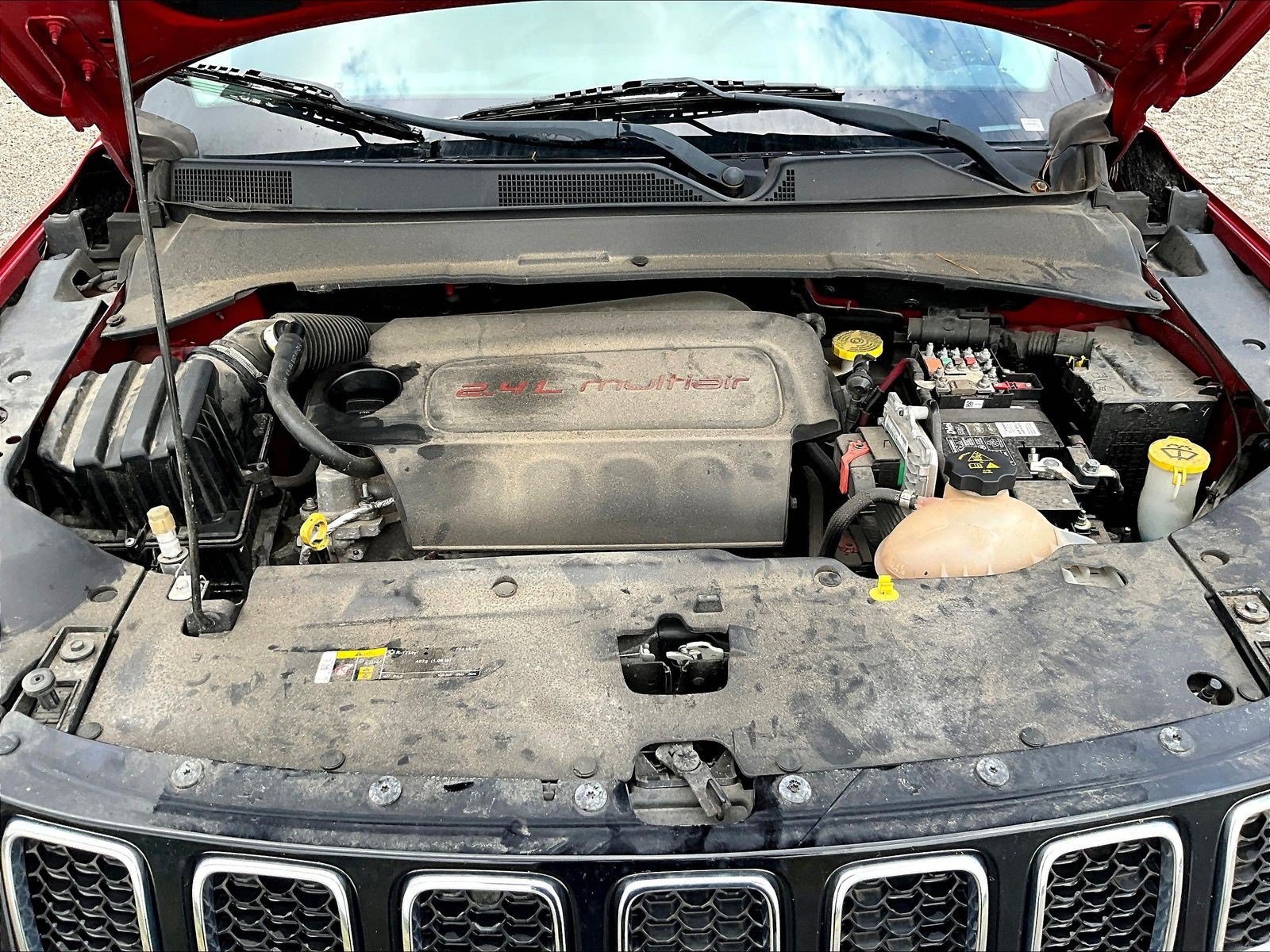 Used 2017 Jeep Compass Latitude w/ Popular Equipment Group FWD image 30