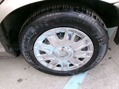 Used 2005 Mercury Grand Marquis GS image 7