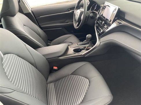 Certified 2023 Toyota Camry SE w/ Convenience Package image 31