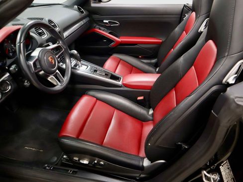 Used 2017 Porsche 718 Boxster RWD image 15