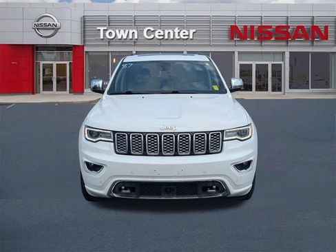 Used 2017 Jeep Grand Cherokee Overland w/ Jeep Active Safety Group AWD/4WD image 2