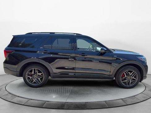 Certified 2025 Ford Explorer ST-Line w/ ST-Line Street Pack AWD/4WD image 5
