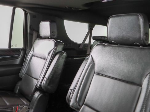 Used 2023 GMC Yukon XL Denali w/ Advanced Technology Package AWD/4WD image 30