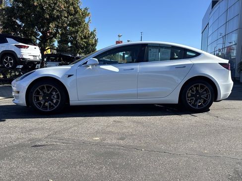 Used 2019 Tesla Model 3 Mid Range image 9