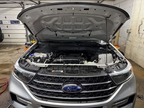 Used 2020 Ford Explorer XLT w/ Equipment Group 202A image 26