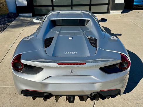 Used 2019 Ferrari 488 Spider image 11