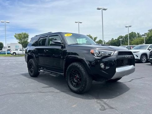 Used 2023 Toyota 4Runner TRD Off-Road Premium w/ Moonroof Package AWD/4WD image 4