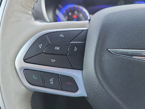 Certified 2019 Chrysler Pacifica Limited image 23