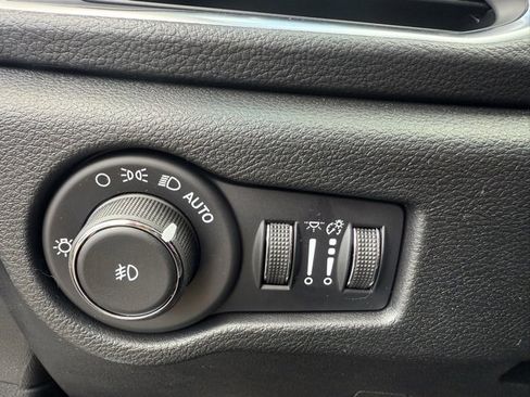 New 2026 Chrysler Pacifica Limited image 24