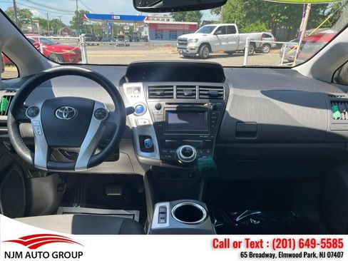 Used 2014 Toyota Prius V Five FWD image 41