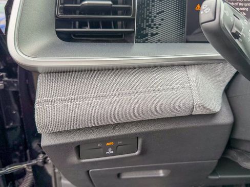 New 2026 Volkswagen Tiguan S image 17