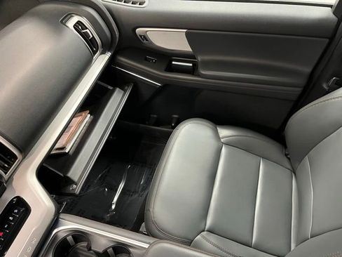 Used 2025 Ford Expedition Max Active AWD/4WD image 40