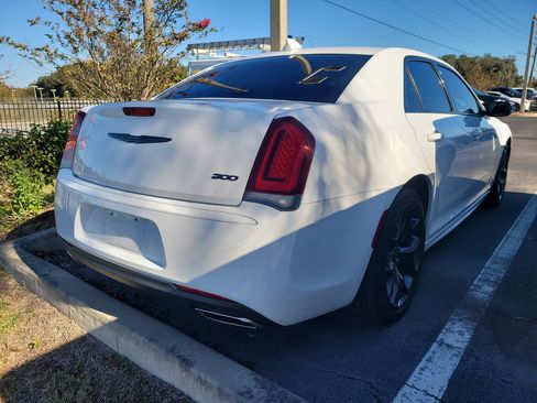 Used 2020 Chrysler 300 Touring L w/ Quick Order Package 2EF image 4