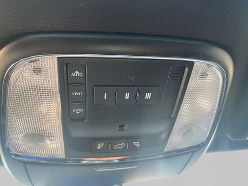 Used 2020 Jeep Grand Cherokee Altitude AWD/4WD image 21