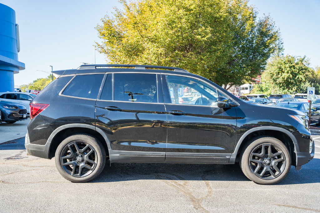 Used 2024 Honda Passport Black Edition image 3