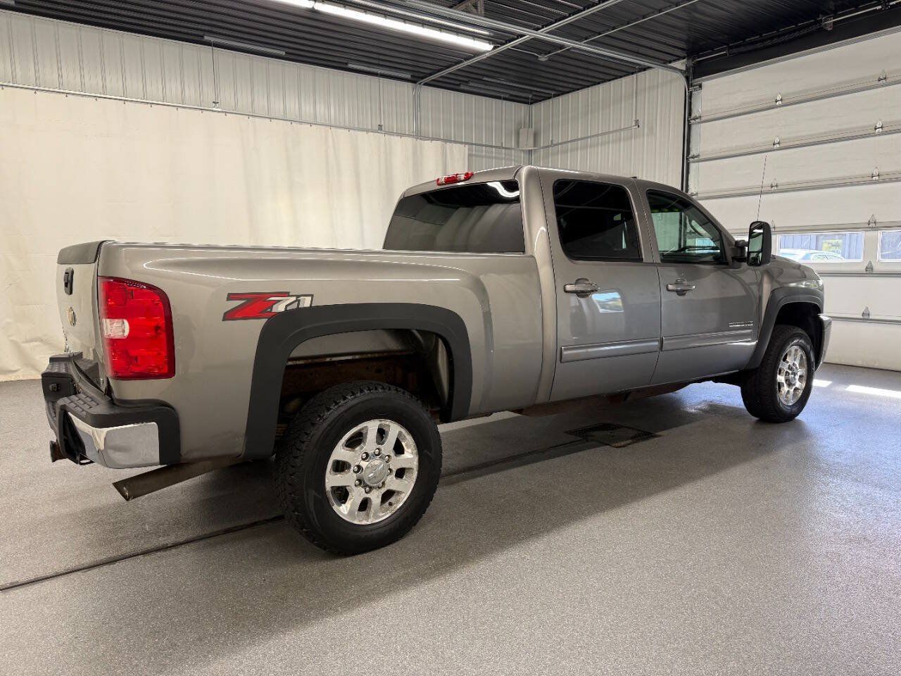 Used 2012 Chevrolet Silverado 3500 LT w/ Interior Plus Package AWD/4WD image 4