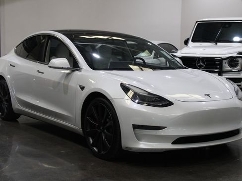 Used 2020 Tesla Model 3 Performance image 3