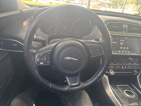Used 2019 Jaguar XE image 28
