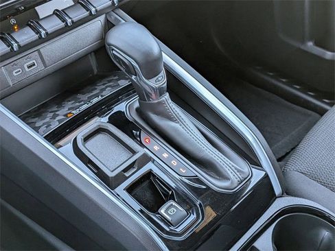 Used 2024 Chevrolet Colorado LT w/ LT Convenience Package II image 26