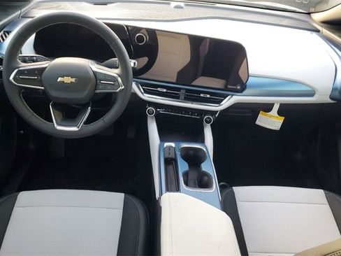 New 2026 Chevrolet Equinox EV LT image 7