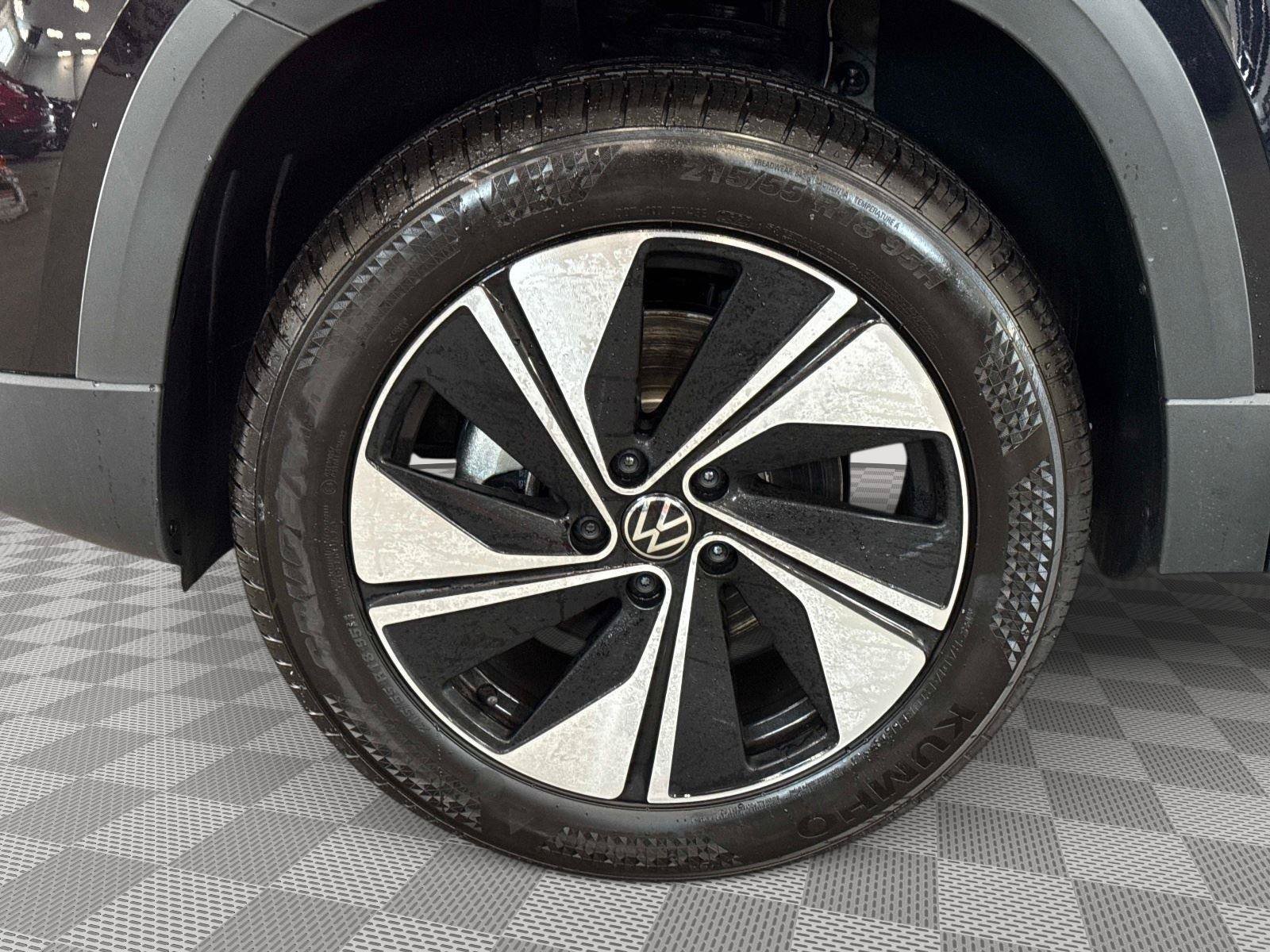 New 2026 Volkswagen Taos SE AWD/4WD image 10