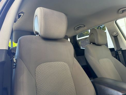 Used 2017 Hyundai Santa Fe Sport FWD image 21