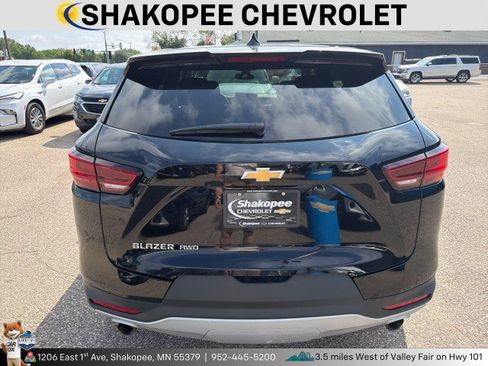 Used 2025 Chevrolet Blazer LT AWD/4WD image 3