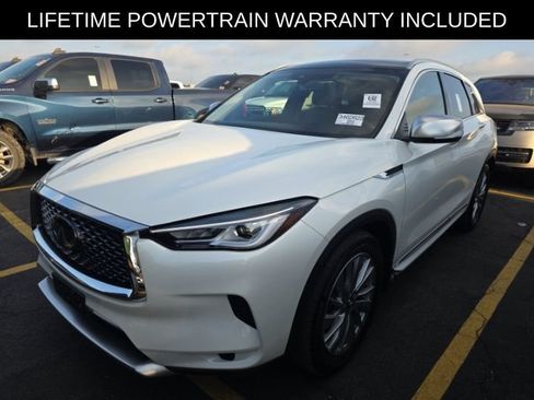 Certified 2024 INFINITI QX50 Luxe w/ Accent Package FWD image 3