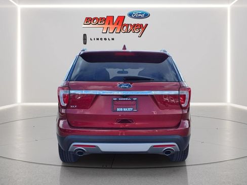 Used 2017 Ford Explorer XLT w/ Equipment Group 202A FWD image 6