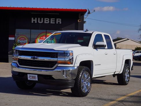 Used 2018 Chevrolet Silverado 1500 LT w/ All Star Edition image 3