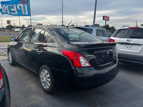Used 2014 Nissan Versa SV FWD image 4