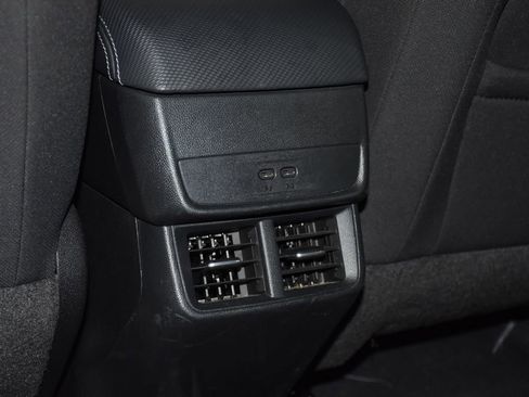 Used 2025 Chevrolet Equinox LT image 23