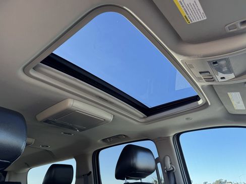 Used 2013 Chevrolet Suburban LTZ image 40