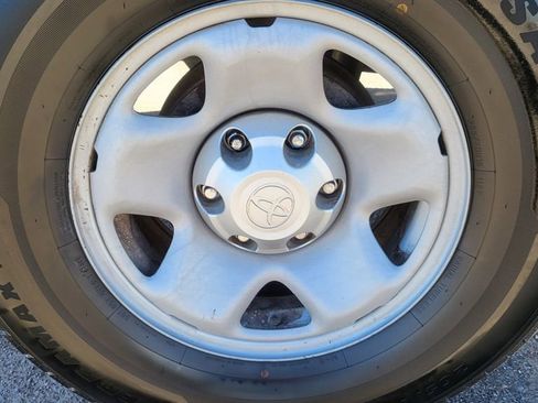 Used 2013 Toyota Tacoma PreRunner w/ SR5 Pkg image 12