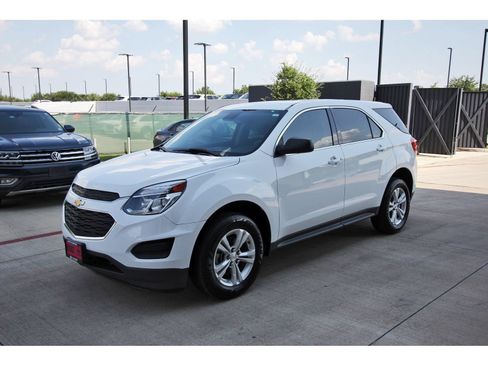 Used 2017 Chevrolet Equinox LS FWD image 3