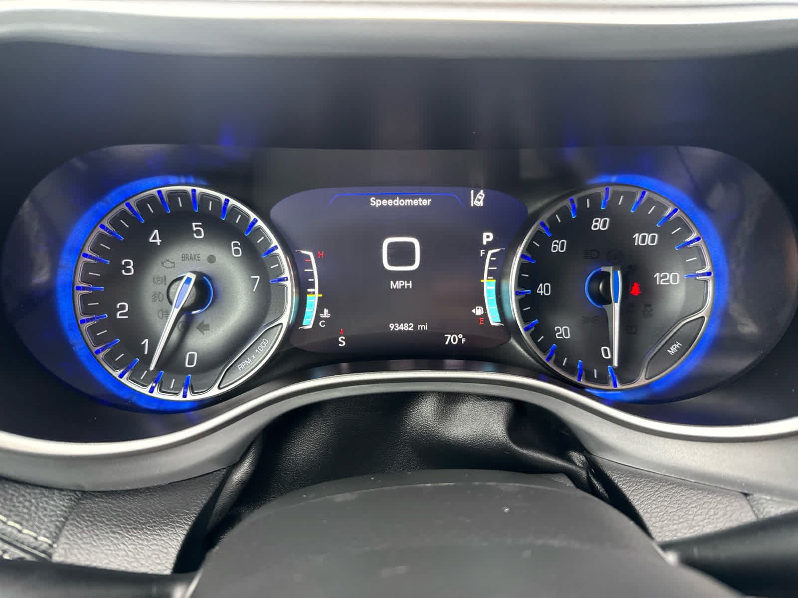 Used 2023 Chrysler Pacifica Touring FWD image 21