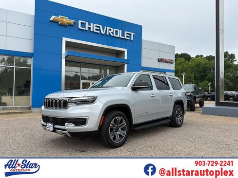 Used 2024 Jeep Wagoneer Series II w/ Flexible Seating Group RWD image 1
