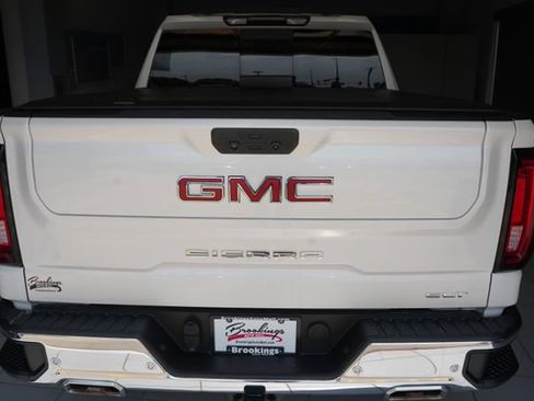 Used 2022 GMC Sierra 1500 SLT w/ SLT Premium Plus Package AWD/4WD image 9